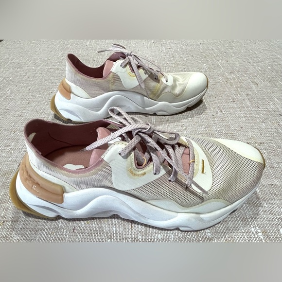 Sorel Women's Sneakers in White and Pink - Picture 12 of 16